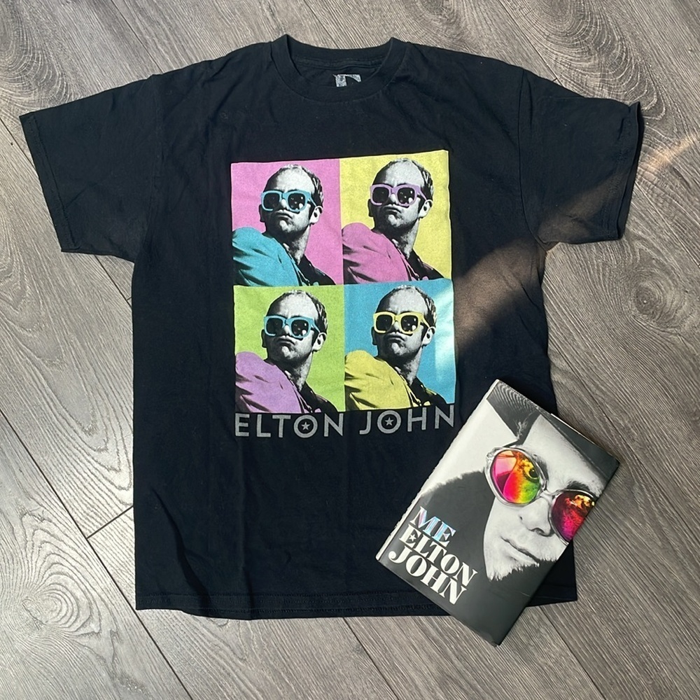 Elton John t shirt size medium / ME Elton John hard cover book